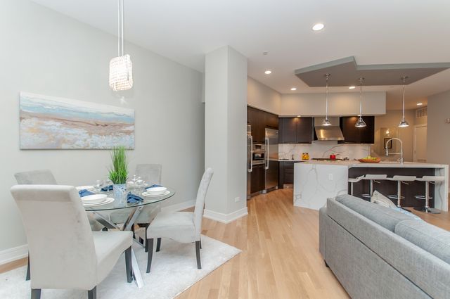 650 N Morgan Street 202, Chicago, IL 60642