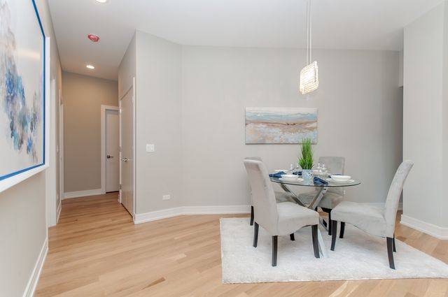 650 N Morgan Street 202, Chicago, IL 60642