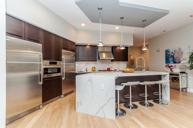 650 N Morgan Street 202, Chicago, IL 60642