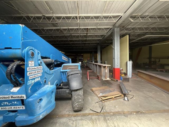 611 NW 11th St, Miami, FL 33136