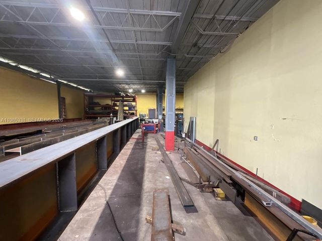 611 NW 11th St, Miami, FL 33136