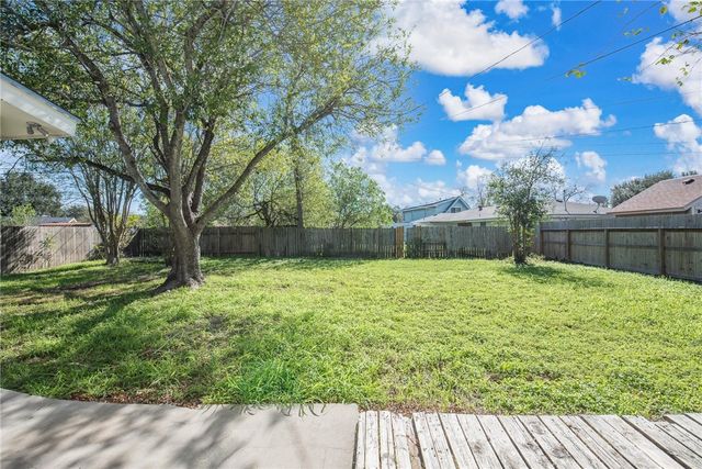 1104 Polaris St, Portland, TX 78374