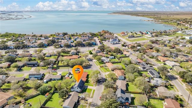 1104 Polaris St, Portland, TX 78374