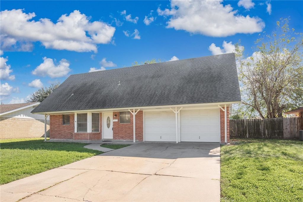 1104 Polaris St, Portland, TX 78374