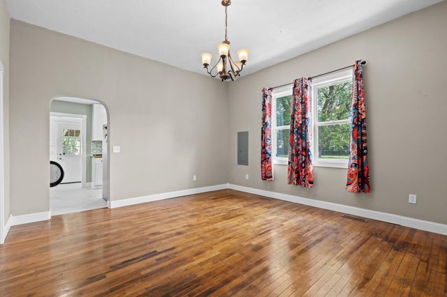 630 N Forest Avenue, Springfield, MO 65802