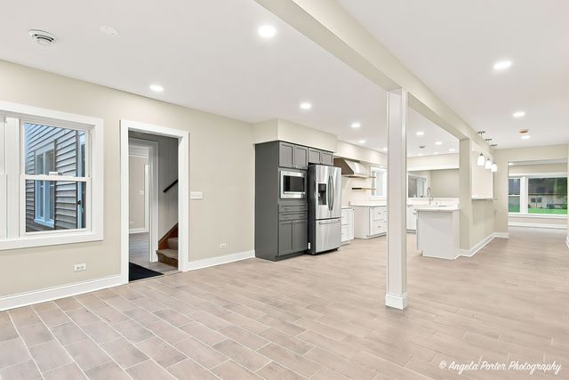 4604 Lakeshore Drive, Mchenry, IL 60050