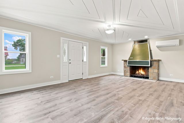 4604 Lakeshore Drive, Mchenry, IL 60050