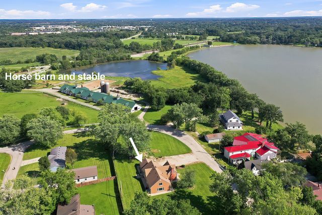 4604 Lakeshore Drive, Mchenry, IL 60050