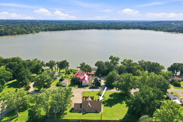 4604 Lakeshore Drive, Mchenry, IL 60050