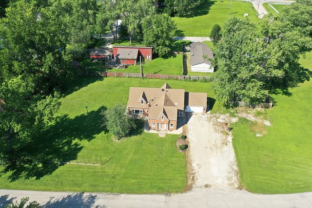 4604 Lakeshore Drive, Mchenry, IL 60050