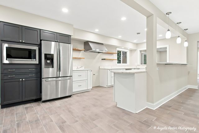 4604 Lakeshore Drive, Mchenry, IL 60050