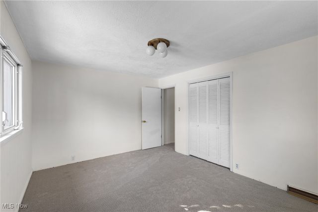 70828 Crescent Road, St Clairsville, OH 43950