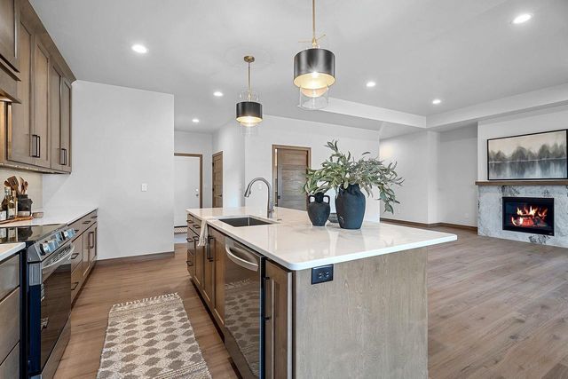 4001 ANTWERP AVENUE, Howard, WI 54313