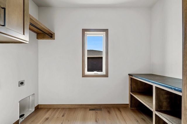 4001 ANTWERP AVENUE, Howard, WI 54313