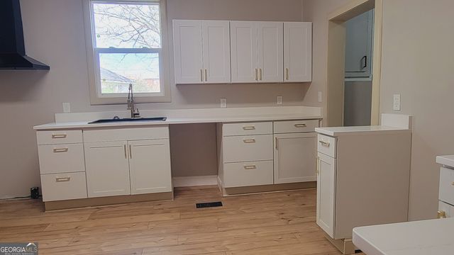 30 Edgewood Avenue, Thomaston, GA 30286