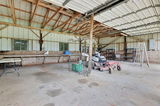 1000 W Dalton Road, Coldspring, TX 77331