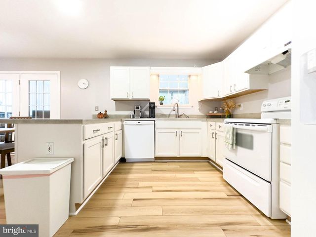 13 BOULEVARD PL, Linthicum Heights, MD 21090