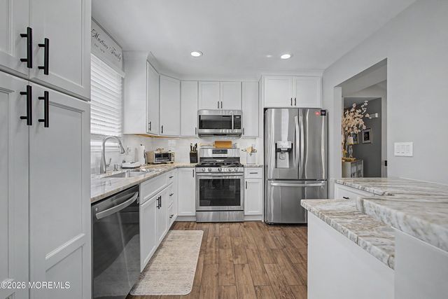 7 Lindner Lane, Howell, NJ 07731
