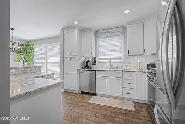 7 Lindner Lane, Howell, NJ 07731