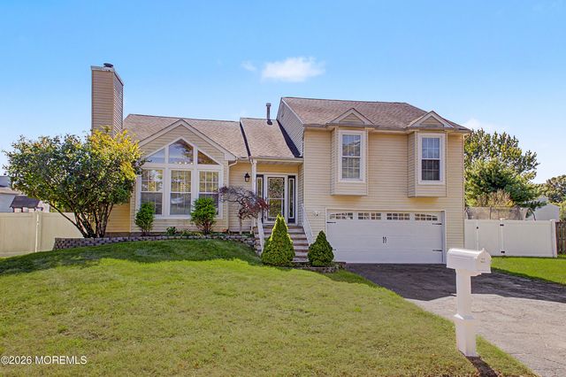 7 Lindner Lane, Howell, NJ 07731