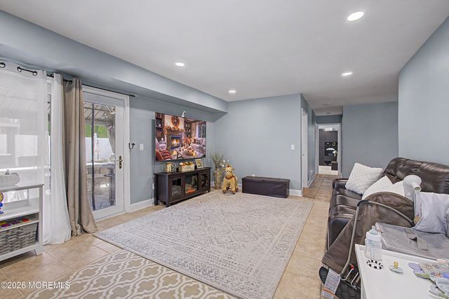 7 Lindner Lane, Howell, NJ 07731