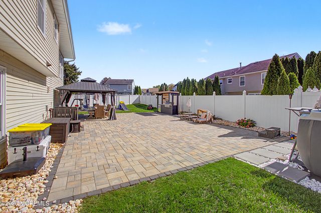 7 Lindner Lane, Howell, NJ 07731