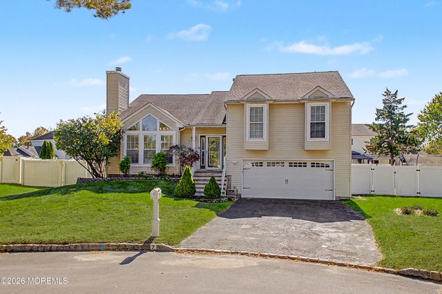 7 Lindner Lane, Howell, NJ 07731