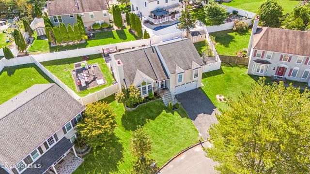 7 Lindner Lane, Howell, NJ 07731