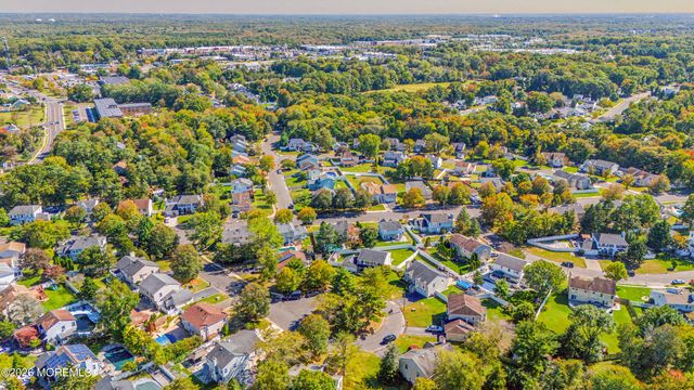 7 Lindner Lane, Howell, NJ 07731
