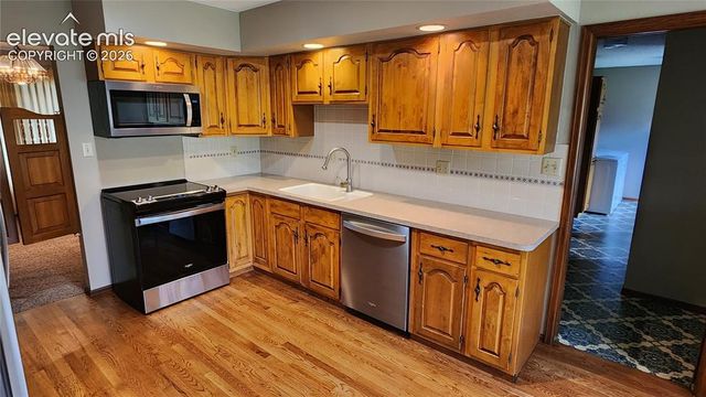 2230 Hill Circle, Colorado Springs, CO 80904
