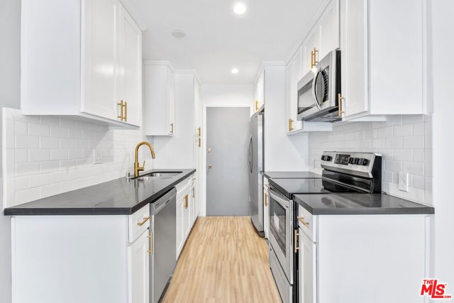 960 Larrabee Street 214, West Hollywood, CA 90069