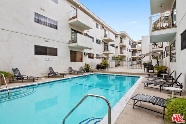 960 Larrabee Street 214, West Hollywood, CA 90069