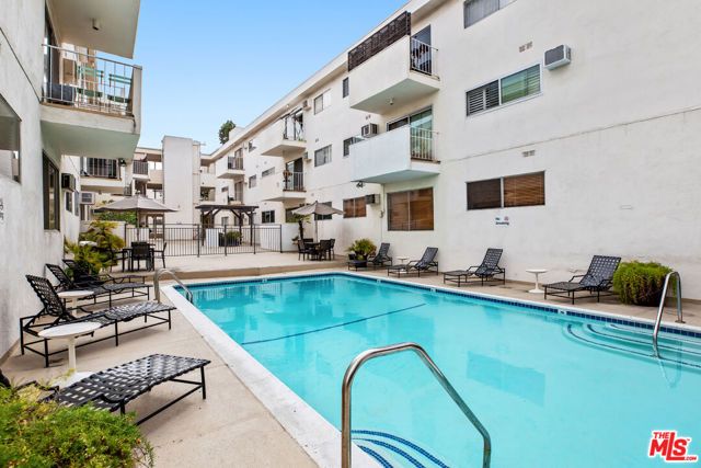 960 Larrabee Street 214, West Hollywood, CA 90069
