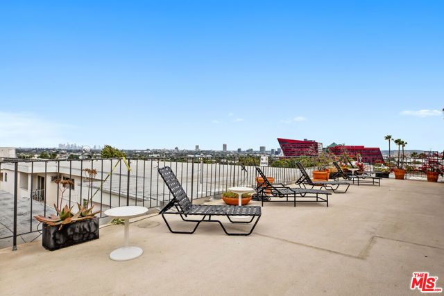 960 Larrabee Street 214, West Hollywood, CA 90069