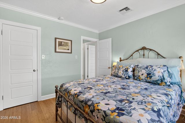 1242 E EDGEMONT Avenue, Phoenix, AZ 85006