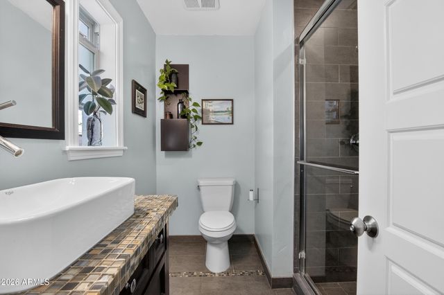 1242 E EDGEMONT Avenue, Phoenix, AZ 85006