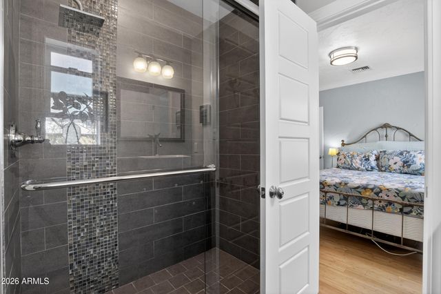 1242 E EDGEMONT Avenue, Phoenix, AZ 85006