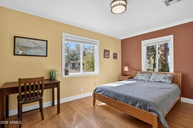 1242 E EDGEMONT Avenue, Phoenix, AZ 85006