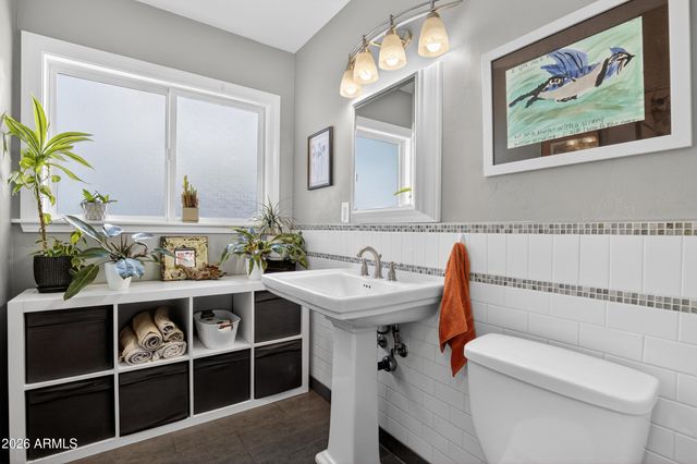 1242 E EDGEMONT Avenue, Phoenix, AZ 85006