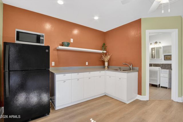 1242 E EDGEMONT Avenue, Phoenix, AZ 85006