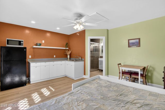 1242 E EDGEMONT Avenue, Phoenix, AZ 85006