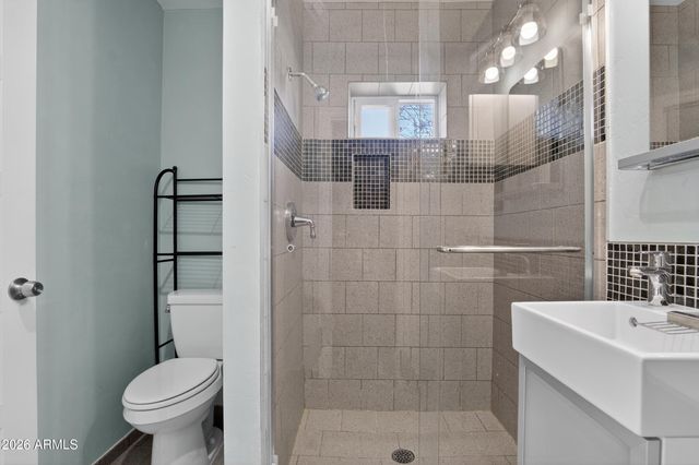 1242 E EDGEMONT Avenue, Phoenix, AZ 85006