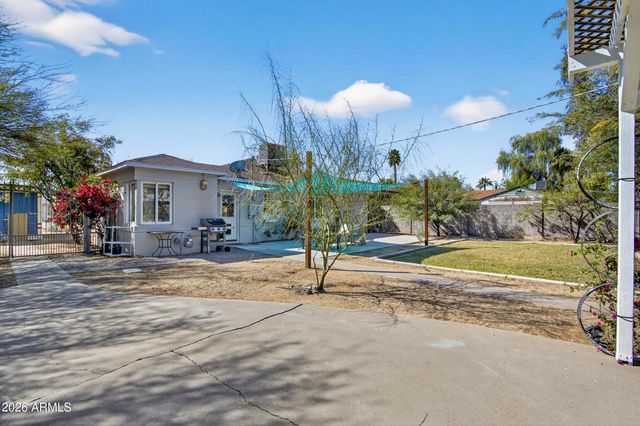 1242 E EDGEMONT Avenue, Phoenix, AZ 85006