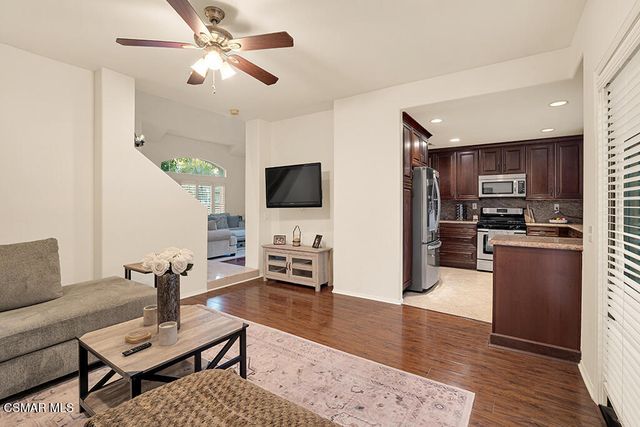 588 Monteleone Avenue, Oak Park, CA 91377