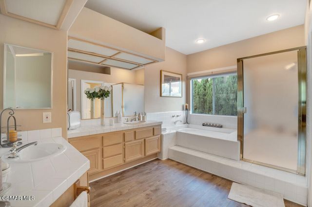 588 Monteleone Avenue, Oak Park, CA 91377