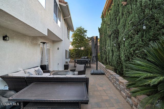 588 Monteleone Avenue, Oak Park, CA 91377