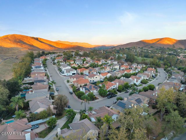 588 Monteleone Avenue, Oak Park, CA 91377