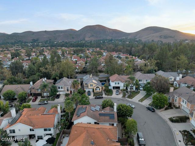 588 Monteleone Avenue, Oak Park, CA 91377