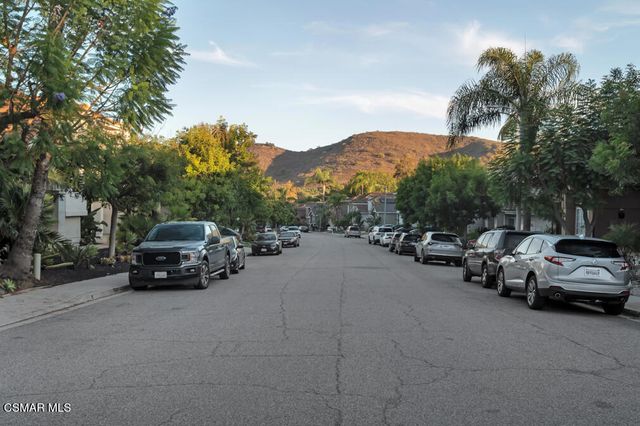 588 Monteleone Avenue, Oak Park, CA 91377