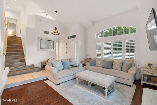 588 Monteleone Avenue, Oak Park, CA 91377